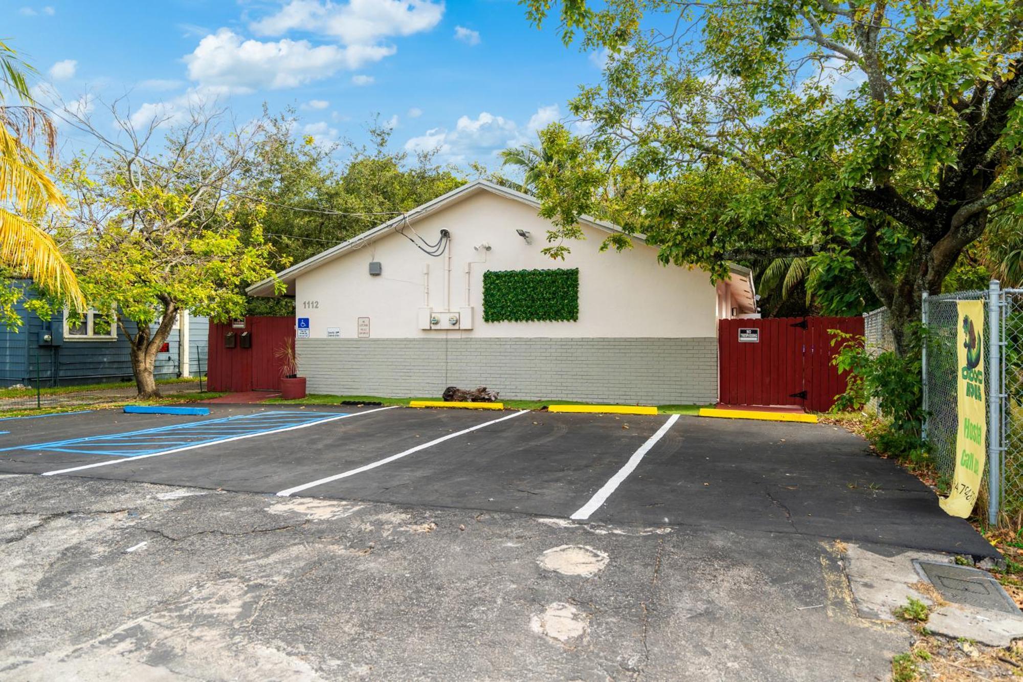 Albergue Crocodhouse Early Check In Eight Years Hosting Fort Lauderdale Exterior foto